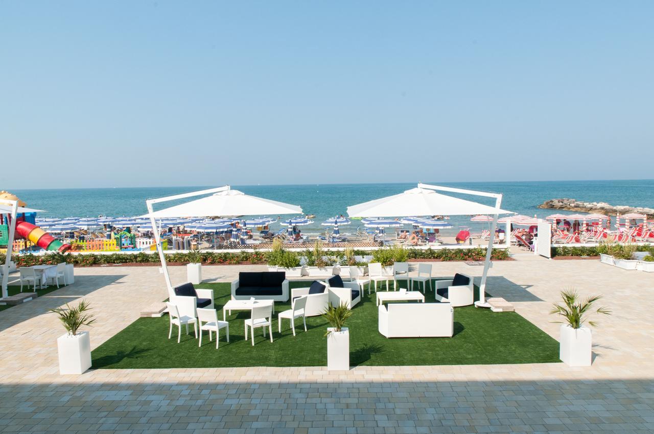 Lungomare Relax Residence Misano Adriatico Zewnętrze zdjęcie